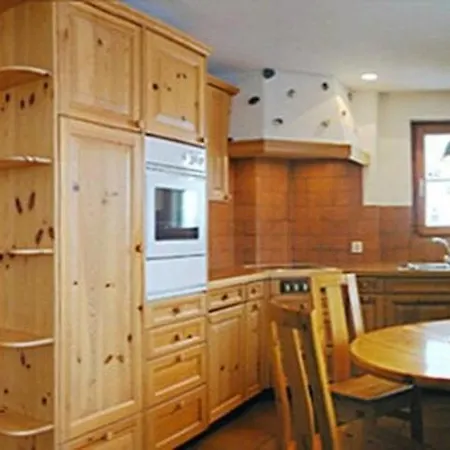 Apartment Curtin Sot 15a Sent